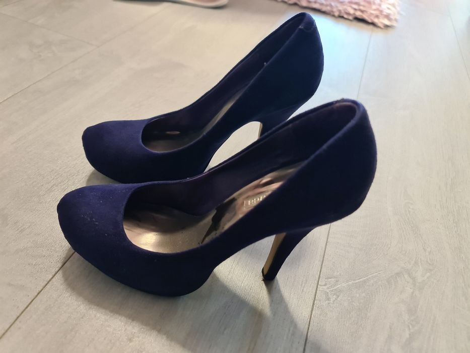 Pantofi dama, din catifea marime 37, culoare mov.