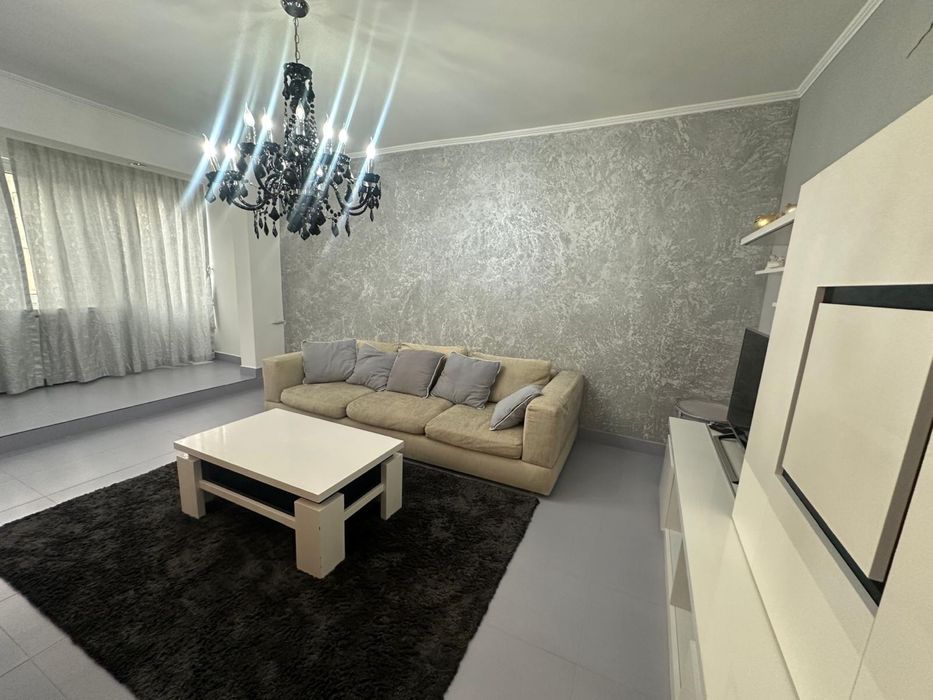 Inchiriez apartament 3 camere