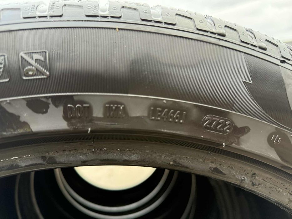 Pireli Skorpion 285/45/22 325/40/22