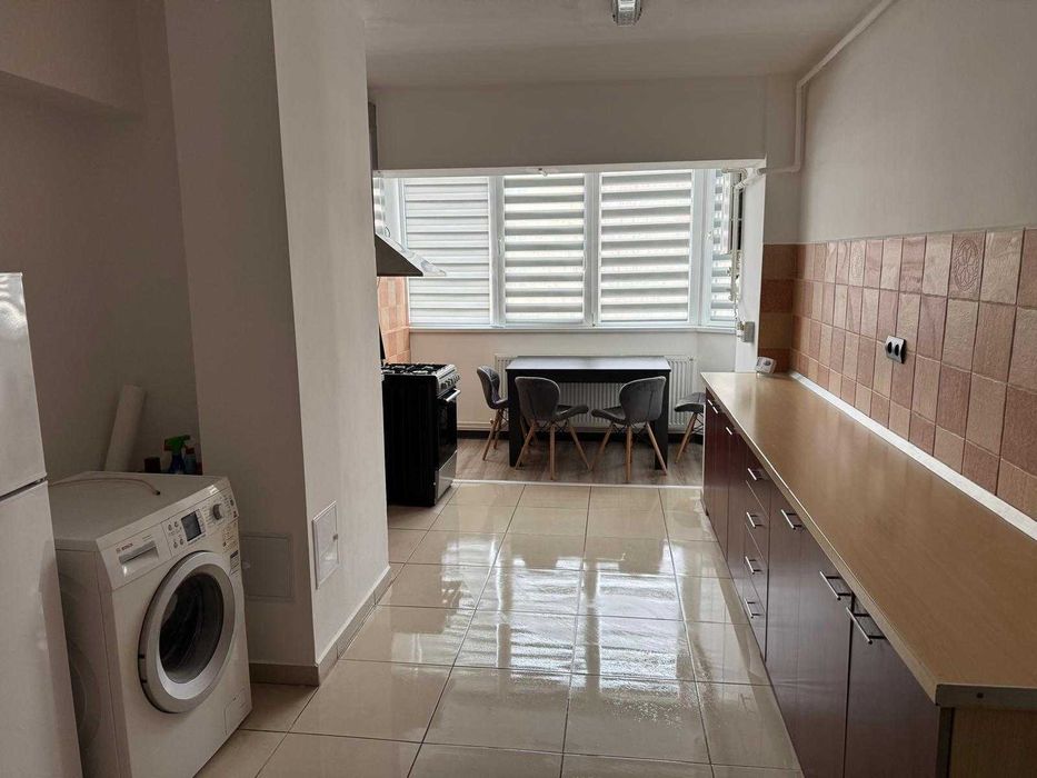 Apartament de inchiriat 3 camere -550 euro/luna
