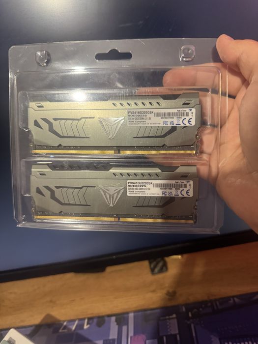 Продам озу Patriot Vaper 2*8 3200