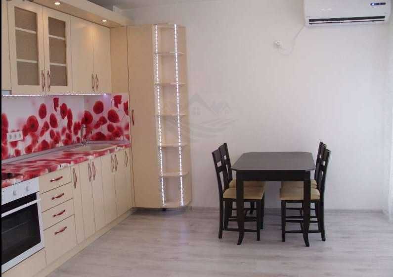 Дава се под наем Четиристаен апартамент в Пловдив, Каменица 1 - 99 кв.м за 255 € - Снимка #1