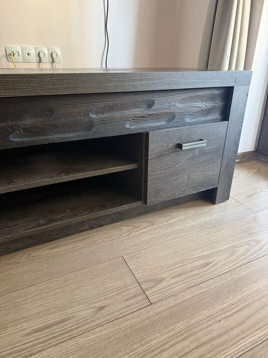 Тв шкаф без забележки.