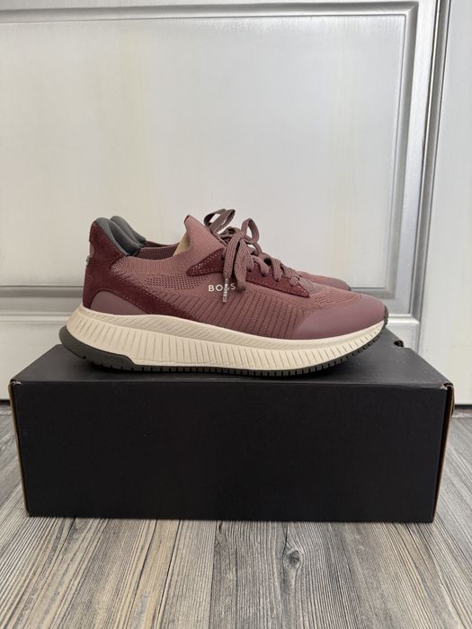 Продам кросовки Boss