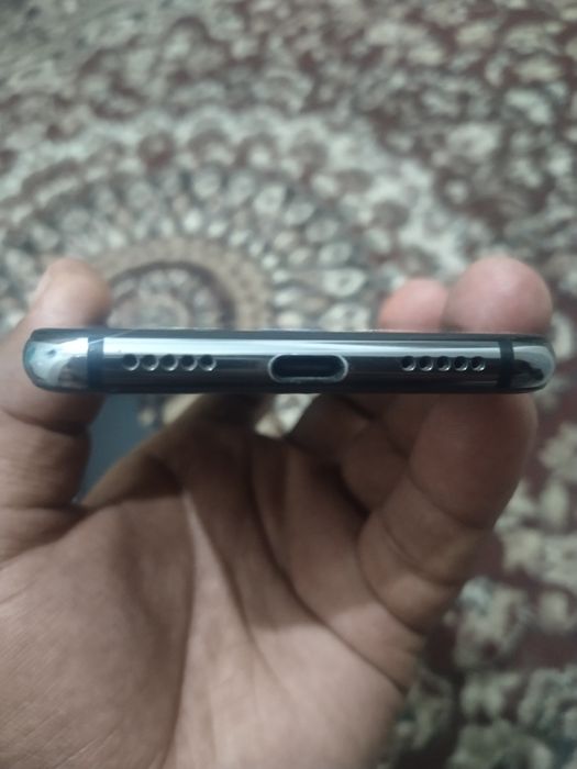 Mi 9 SE sotiladi sastayina zor