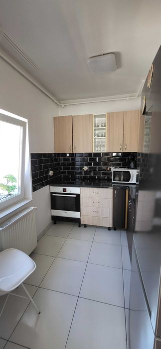 Vand ap 2 camere 48m2 si parcare in Floresti str Gh Doja