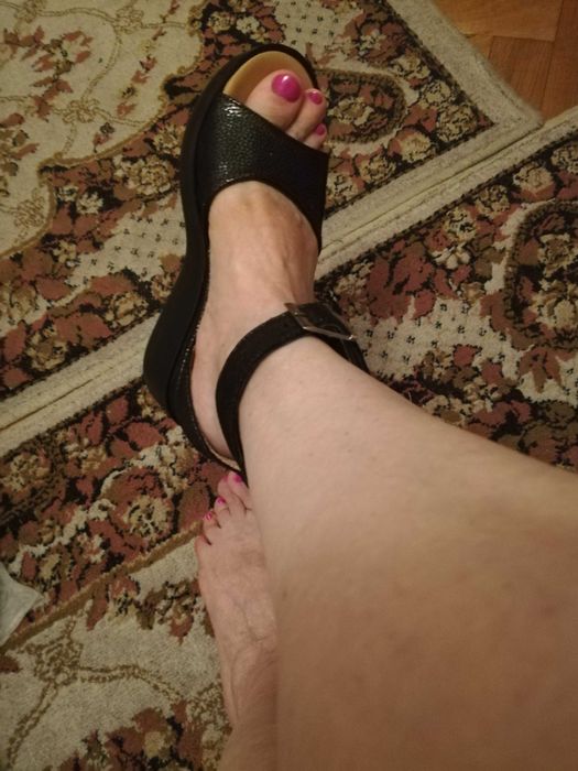 Sandale super elegante PREGO! noi noute la jumatate de pret.