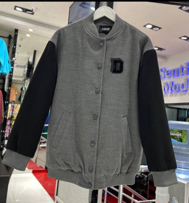 Куртка юный для мужской и женский подойдёт.