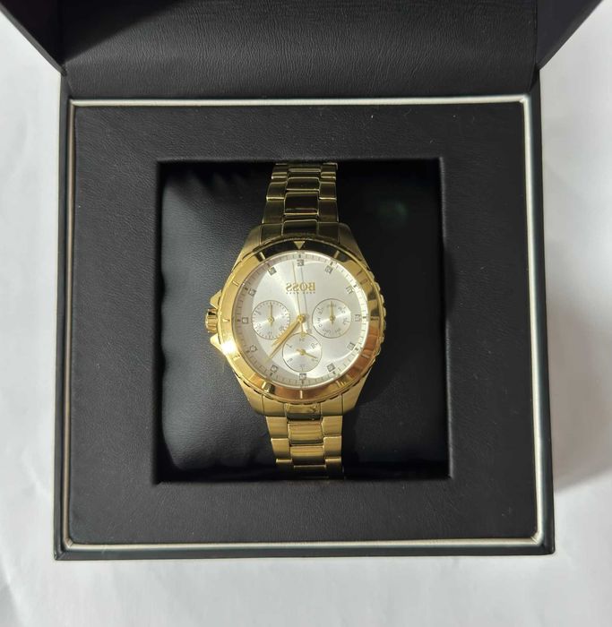 Продавам Часовник  Hugo Boss