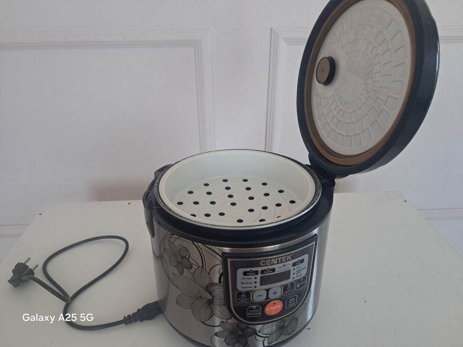Мультиварка Centek CT-1498, б/у в отличном состоянии