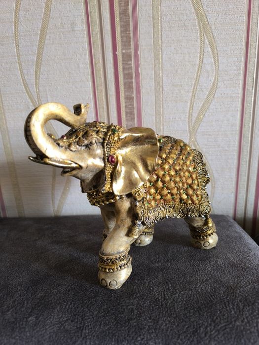 Продам статуэтки