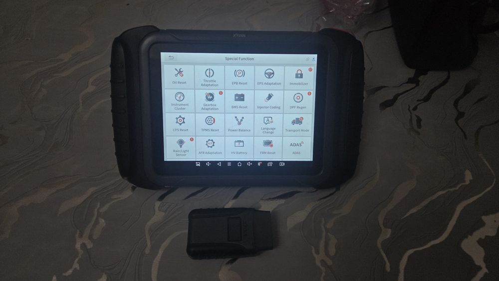 Диагностический прибор Xtool D8BT продается.