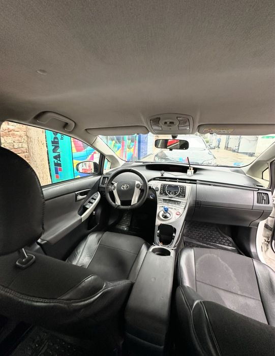 Vand toyota prius 2013 gpl