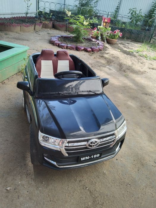 Детский электромобиль