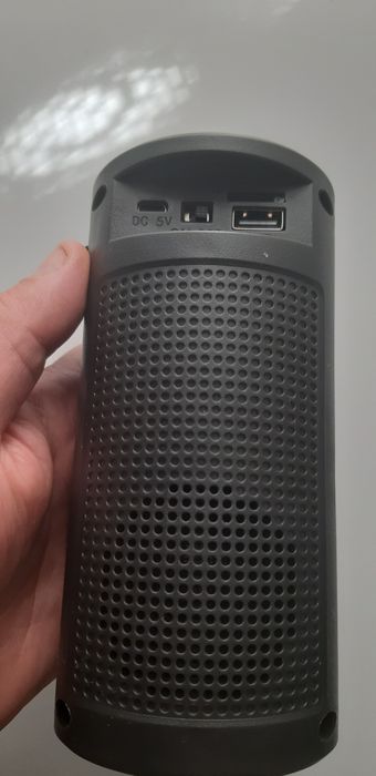 boxa mica si casti Akay