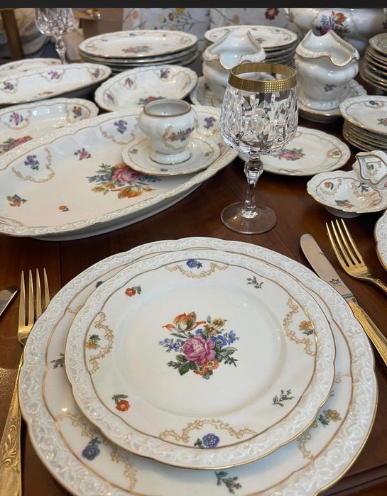 Голям антикварен порцеланов сервиз Graf von Henneberg – 52 части