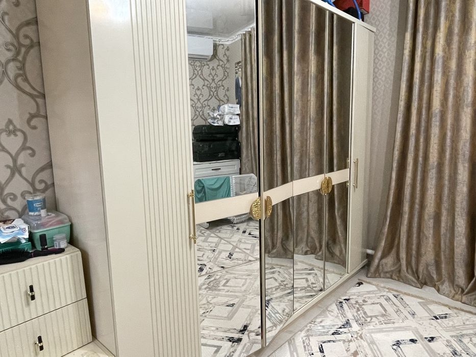 Спальный гарнитур