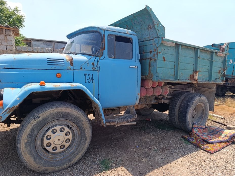 Zil 131 sotiladi