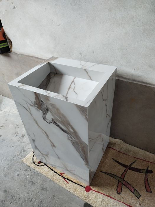 Keramagranitdan rakvina yasimza