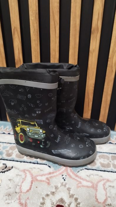 Продам резиновые сапоги
