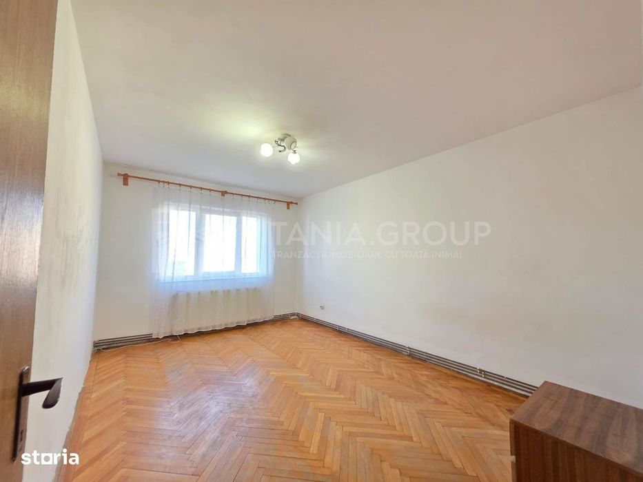 Garsonieră decomandată, etaj intermediar - zona Astra