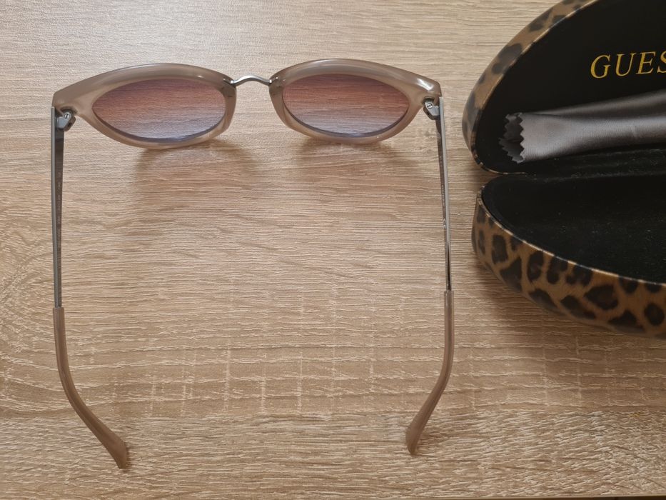 Слънчеви очила Guess