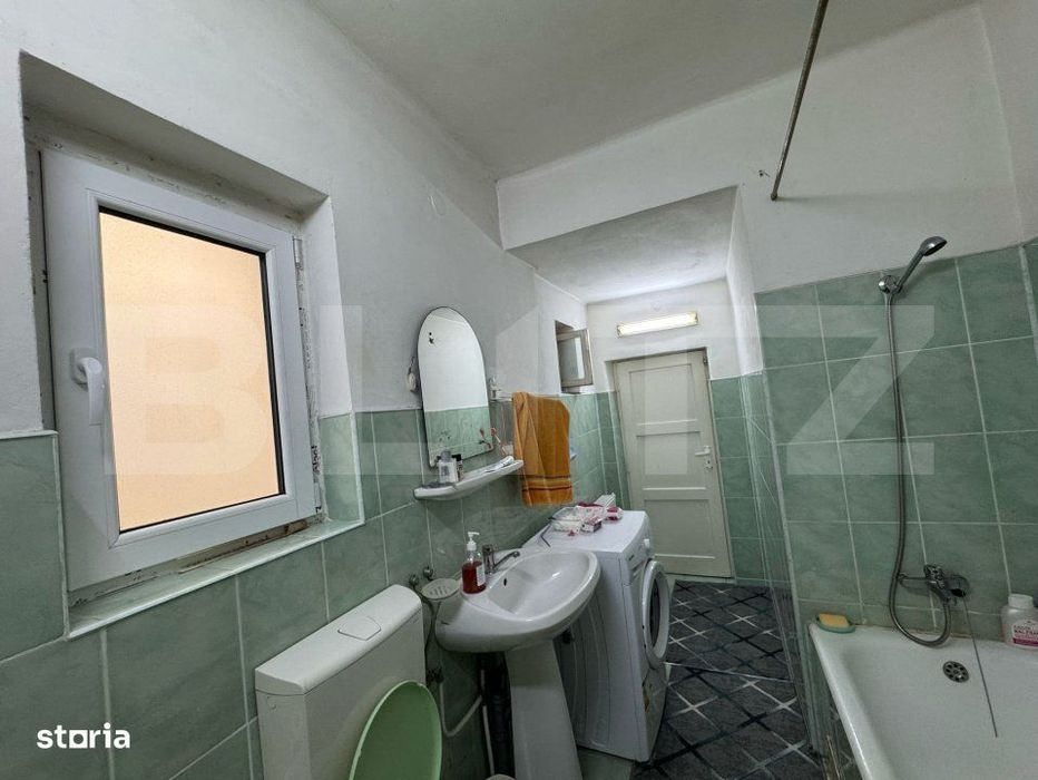 Casa de vanzare, cu 3 camere, 120 mp, 1080 mp teren, zona Simeria