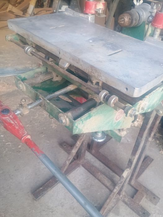 Продавам бор апарат