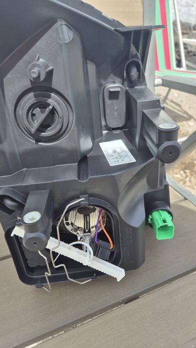 Оригинален Ляв Фар за Форд Транзит 2006- 2012г