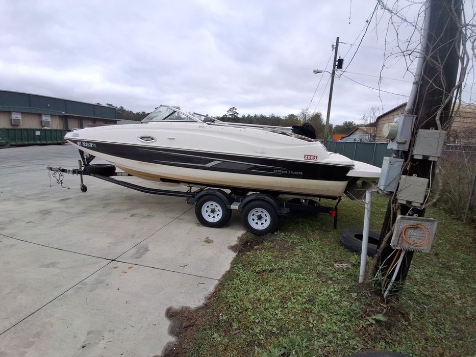 Катер Байланер 2015 года