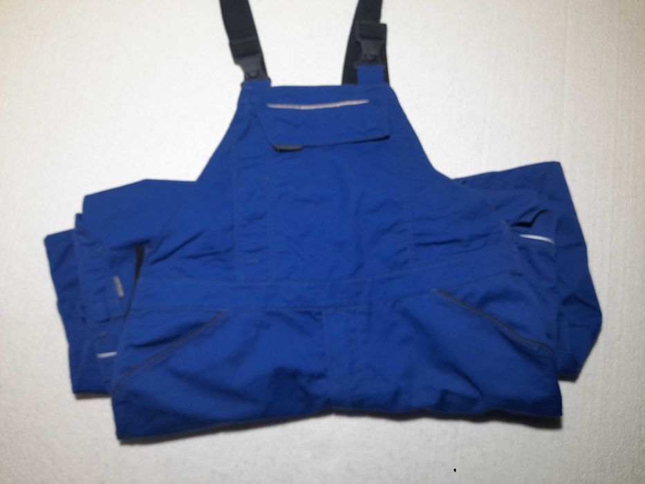 Pantaloni cu bretele Germania 52-54