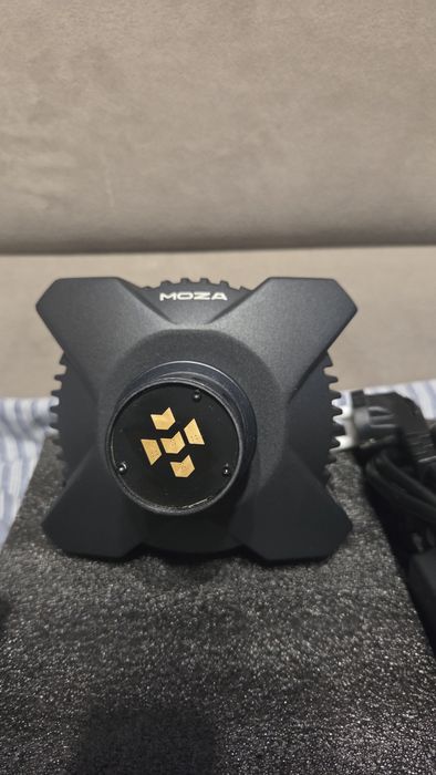 Рулевая база MOZA r3