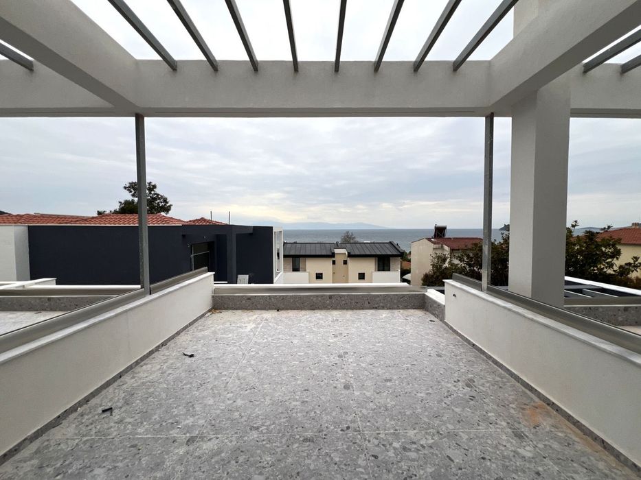 Луксозен мезонет с морска гледка за продажба в Палио, Гърция