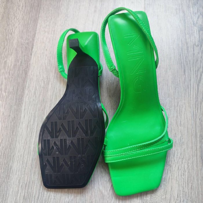 Дамски сандали и обувки Mango