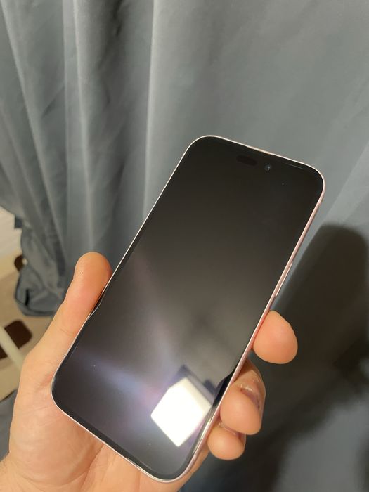 Vand iPhone 15 impecabil