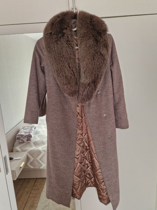 Пальто из натуральной ткани и меха