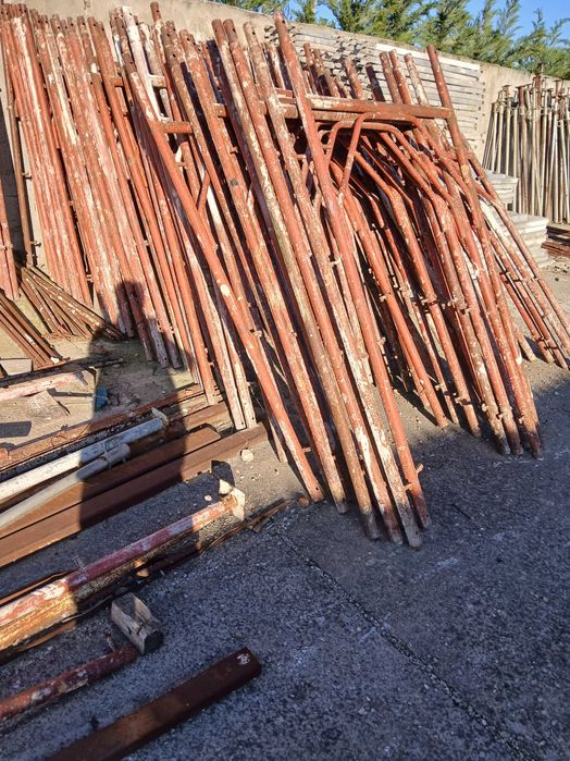 Inchiriez Schela metalica și popi metalic