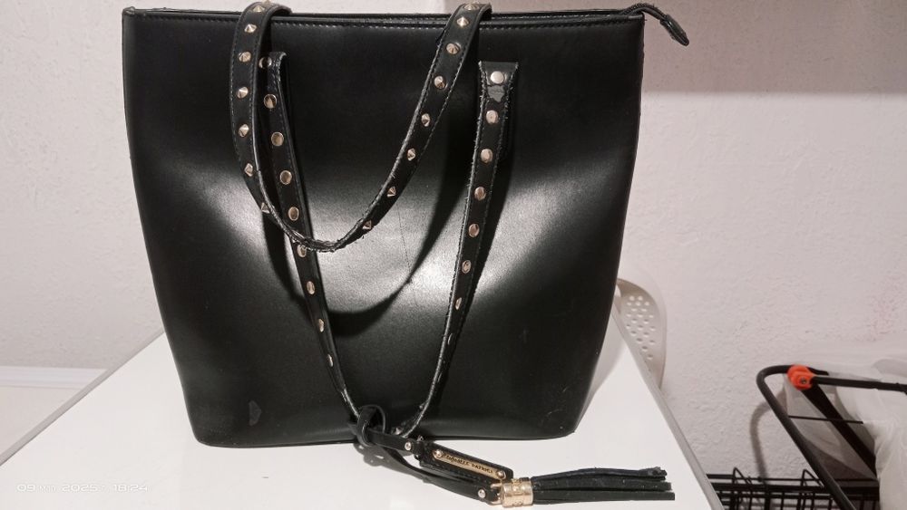 Сумка продается брендовая