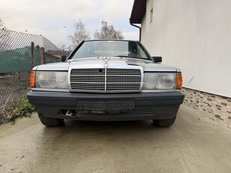 Мерцедес 190 на части