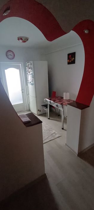 Închiriez apartament