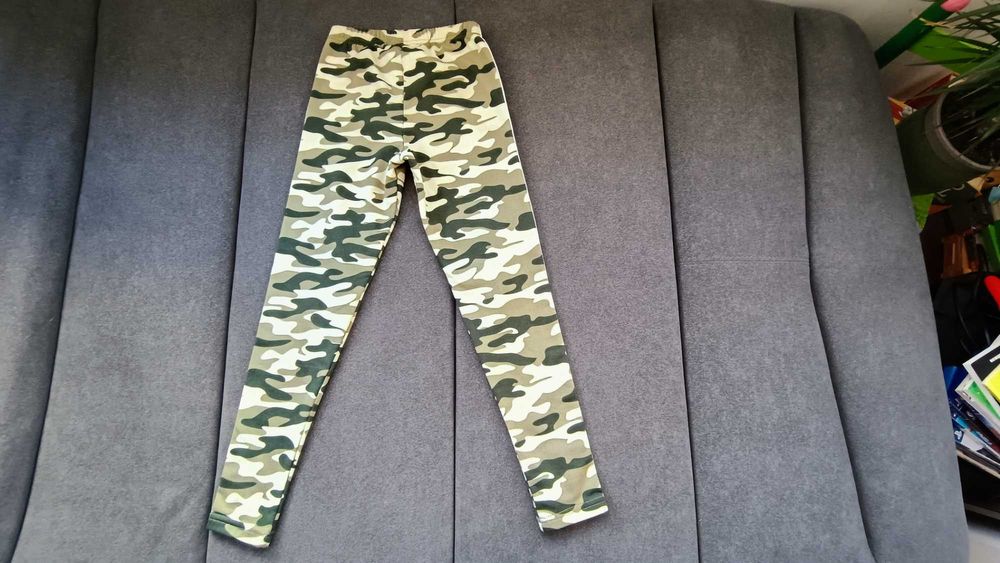 Colanti camuflaj fete marimea 134-140, varsta 8-9 ani