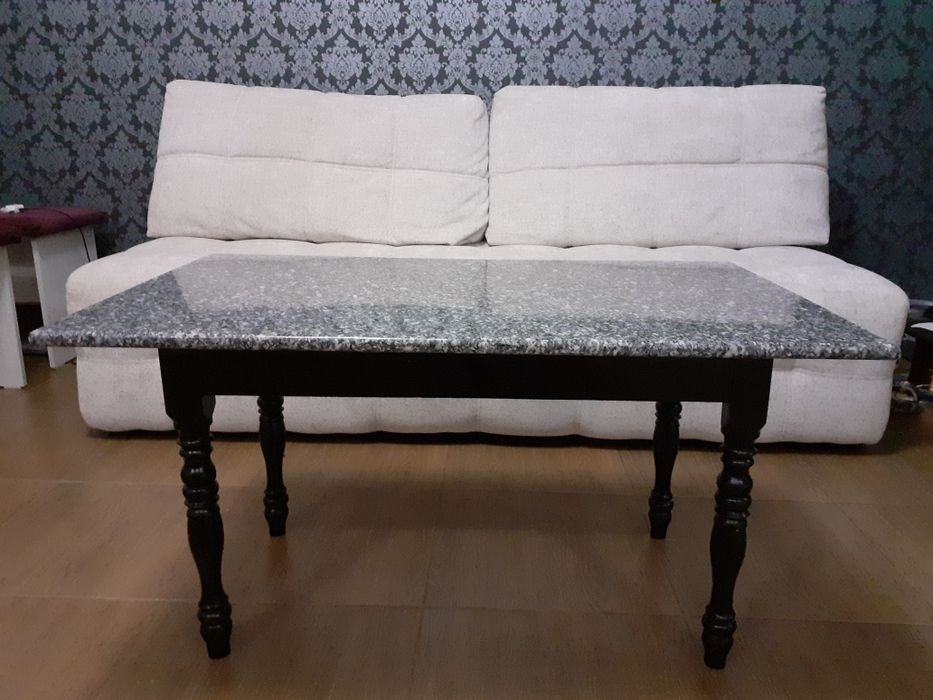 Продам журнальный столик