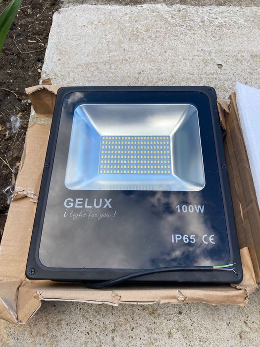 Lampă, Proiectoare 100w noi, lampi stradale