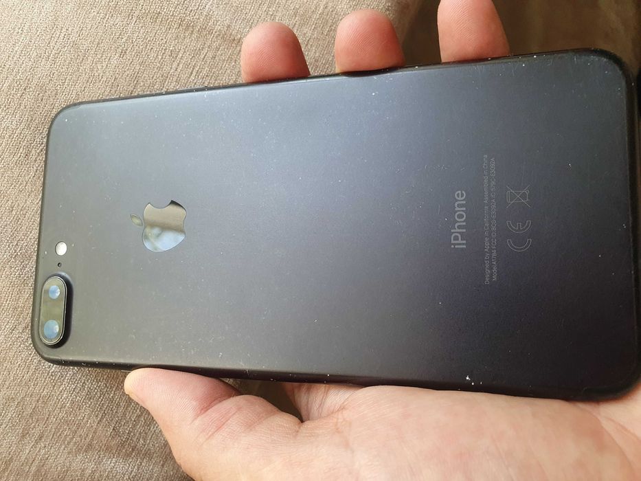 Продам Айфон iPhone 7+ плюс