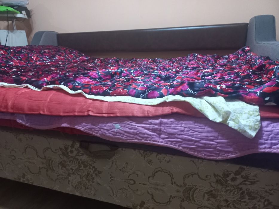 Кровать спальний