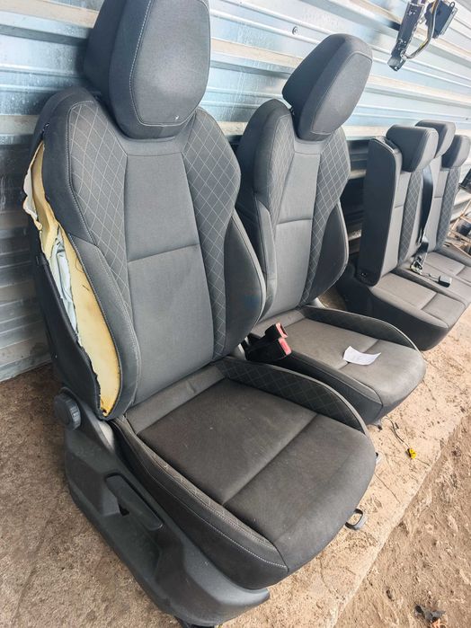 Текстилен салон седалки Skoda Karoq 2018г дефект Н697
