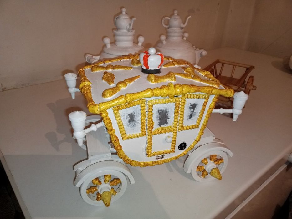 Продам карету светильник