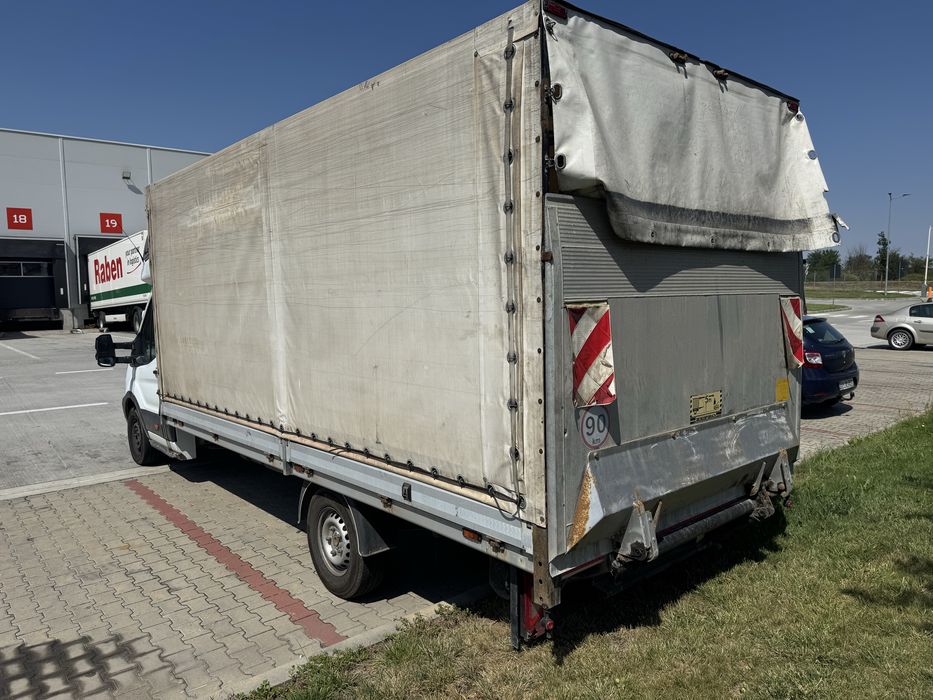 Ford Transit cu lift