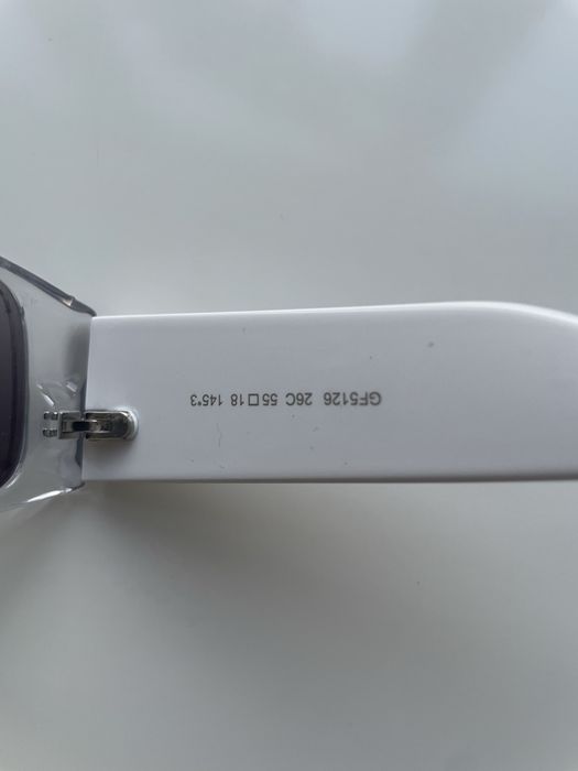 Очки солнцезащитные женские.