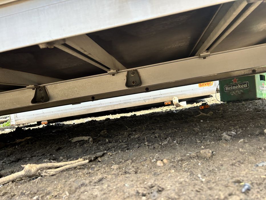 Bena cu pralata pe role si usi la spate! 4.40 metri(iveco daily, mercedes sprinter)